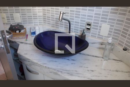 Casa à venda com 182m², 3 quartos e 2 vagasBanheiro da Suíte