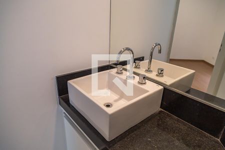 Apartamento à venda com 190m², 4 quartos e 4 vagasBanheiro da Suíte - Pia