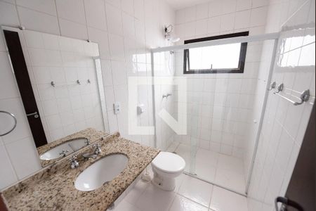 Casa de condomínio para alugar com 159m², 4 quartos e 2 vagasBanheiro da Suíte 1