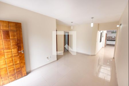 Sala de casa de condomínio para alugar com 4 quartos, 159m² em Parque São Luís, Taubaté