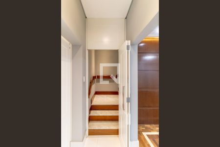 Escada de casa à venda com 3 quartos, 450m² em Indianópolis, São Paulo