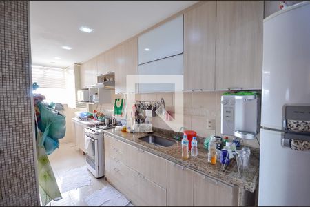 Apartamento à venda com 69m², 2 quartos e 2 vagas Apartamento à venda com 69m², 2 quartos e 2 vagasCozinha