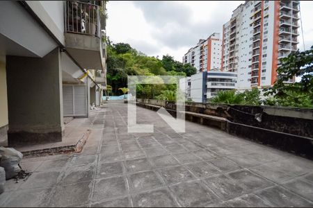 Apartamento à venda com 69m², 2 quartos e 2 vagas Apartamento à venda com 69m², 2 quartos e 2 vagasÁrea Comum - Playground