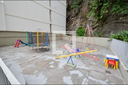 Apartamento à venda com 69m², 2 quartos e 2 vagas Apartamento à venda com 69m², 2 quartos e 2 vagasÁrea Comum - Playground