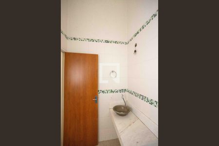 Casa de condomínio à venda com 140m², 3 quartos e 2 vagas Casa de condomínio à venda com 140m², 3 quartos e 2 vagasBanheiro da Suíte