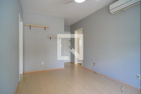 Sala  de apartamento para alugar com 1 quarto, 43m² em Jardim do Salso, Porto Alegre