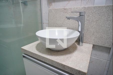 Banheiro  de apartamento para alugar com 1 quarto, 43m² em Jardim do Salso, Porto Alegre