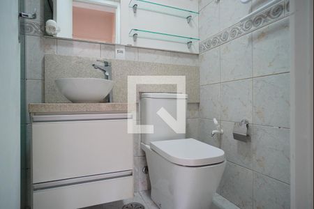 Banheiro  de apartamento para alugar com 1 quarto, 43m² em Jardim do Salso, Porto Alegre