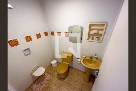 Casa à venda com 650m², 5 quartos e 8 vagasBanheiro