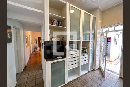 Casa à venda com 650m², 5 quartos e 8 vagasCozinha - Armários