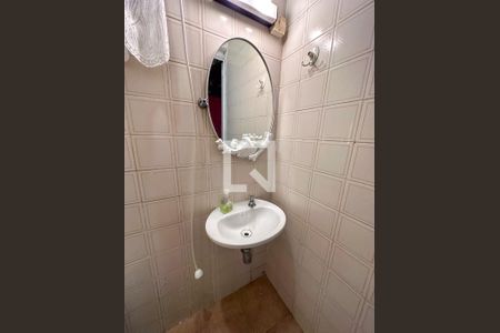 Casa à venda com 650m², 5 quartos e 8 vagasGaragem - Banheiro 