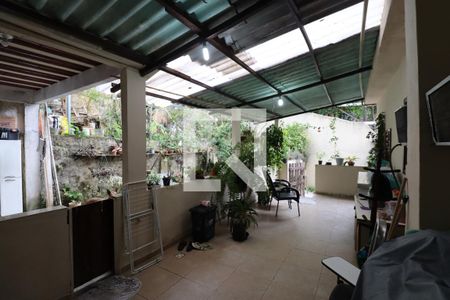 Casa à venda com 100m², 2 quartos e 2 vagasÁrea de Serviço