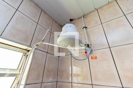 Casa à venda com 220m², 2 quartos e 2 vagasBanheiro - Chuveiro