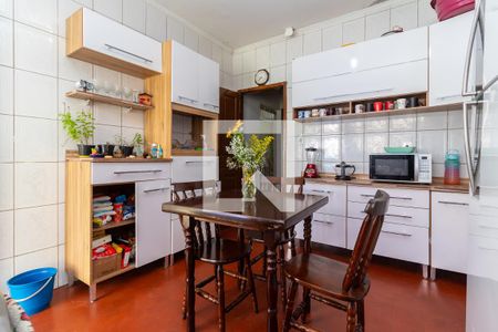 Casa à venda com 220m², 2 quartos e 2 vagasCozinha