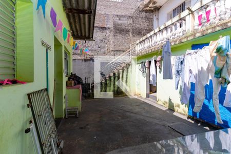 Casa à venda com 220m², 2 quartos e 2 vagasQuintal