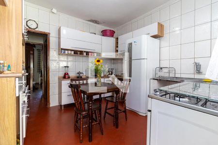 Casa à venda com 220m², 2 quartos e 2 vagasCozinha