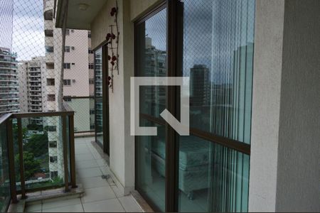 Apartamento para alugar com 72m², 2 quartos e 1 vagaVaranda