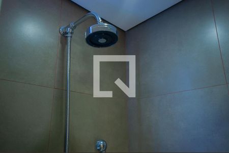 Banheiro de kitnet/studio para alugar com 1 quarto, 27m² em Pinheiros, São Paulo