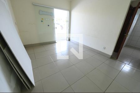 Sala de casa para alugar com 2 quartos, 70m² em Bairro Ilda, Aparecida de Goiânia