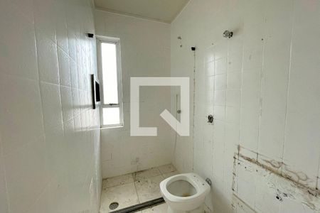 Banheiro de apartamento à venda com 1 quarto, 41m² em Vila Jardim, Porto Alegre