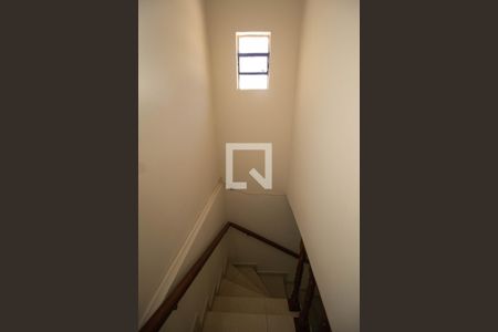 Escada de casa à venda com 3 quartos, 192m² em Piqueri, São Paulo