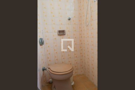 Casa à venda com 450m², 5 quartos e 2 vagas Casa à venda com 450m², 5 quartos e 2 vagasBanheiro Externo