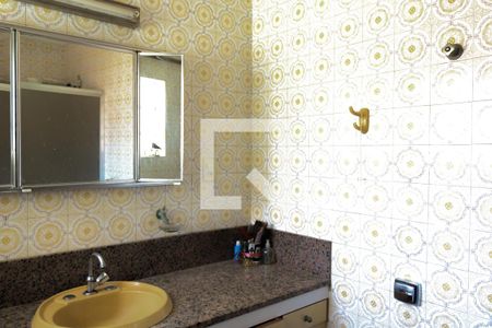 Casa à venda com 450m², 5 quartos e 2 vagas Casa à venda com 450m², 5 quartos e 2 vagasBanheiro 2