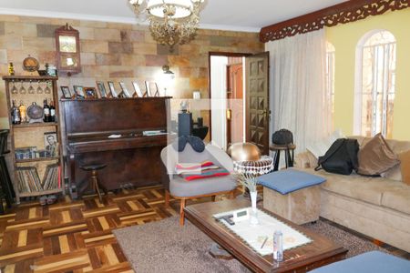 Casa à venda com 450m², 5 quartos e 2 vagas Casa à venda com 450m², 5 quartos e 2 vagasSala