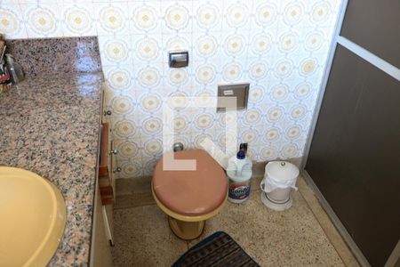 Casa à venda com 450m², 5 quartos e 2 vagas Casa à venda com 450m², 5 quartos e 2 vagasBanheiro 2