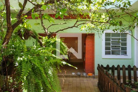 Casa à venda com 450m², 5 quartos e 2 vagas Casa à venda com 450m², 5 quartos e 2 vagasQuintal