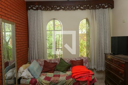 Casa à venda com 450m², 5 quartos e 2 vagas Casa à venda com 450m², 5 quartos e 2 vagasQuarto 1