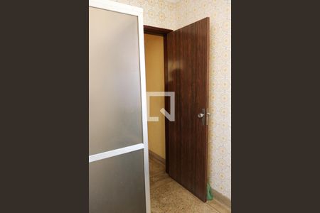 Casa à venda com 450m², 5 quartos e 2 vagas Casa à venda com 450m², 5 quartos e 2 vagasBanheiro 2