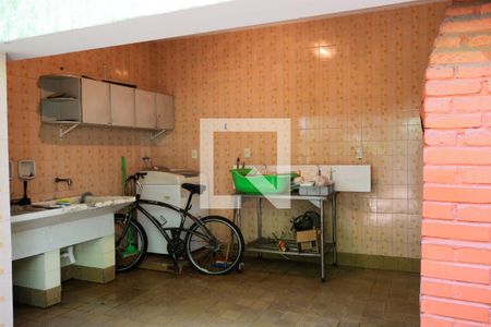 Casa à venda com 450m², 5 quartos e 2 vagas Casa à venda com 450m², 5 quartos e 2 vagasLavanderia