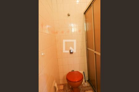 Casa à venda com 450m², 5 quartos e 2 vagas Casa à venda com 450m², 5 quartos e 2 vagasBanheiro 1