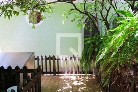 Casa à venda com 450m², 5 quartos e 2 vagas Casa à venda com 450m², 5 quartos e 2 vagasQuintal