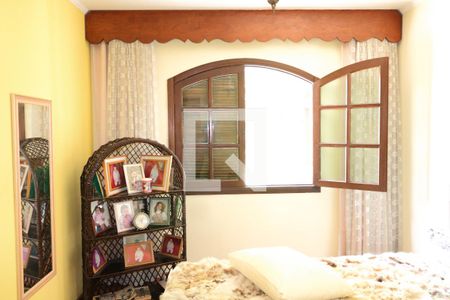 Casa à venda com 450m², 5 quartos e 2 vagas Casa à venda com 450m², 5 quartos e 2 vagasQuarto 2