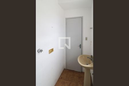 Banheiro de apartamento para alugar com 1 quarto, 29m² em Partenon, Porto Alegre