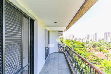 Apartamento à venda com 329m², 4 quartos e 3 vagas Apartamento à venda com 329m², 4 quartos e 3 vagasVaranda Suíte 1