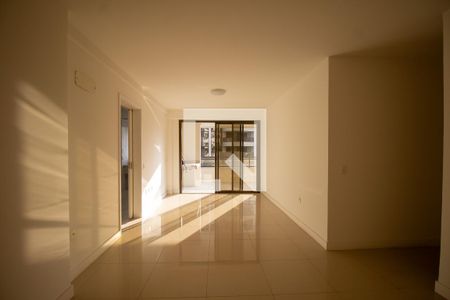 Apartamento para alugar com 118m², 3 quartos e 1 vagaSala