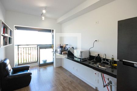 Sala e Cozinha de apartamento à venda com 1 quarto, 28m² em Vila Independência, São Paulo