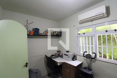 Quarto 2 de casa para alugar com 4 quartos, 419m² em Mutuá, São Gonçalo