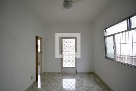 Sala de casa para alugar com 2 quartos, 300m² em Caonzé, Nova Iguaçu