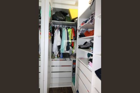Apartamento à venda com 148m², 3 quartos e 4 vagasCloset da suíte 1