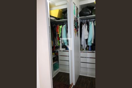 Apartamento à venda com 148m², 3 quartos e 4 vagasCloset da suíte 1