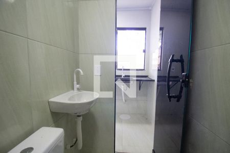 Banheiro de apartamento para alugar com 1 quarto, 48m² em Vargem Pequena, Rio de Janeiro