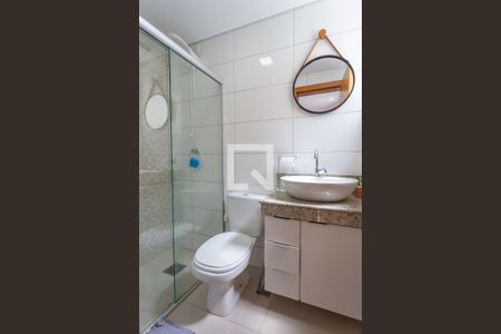 Apartamento à venda com 130m², 2 quartos e 2 vagas Apartamento à venda com 130m², 2 quartos e 2 vagasBanheiro da Suíte