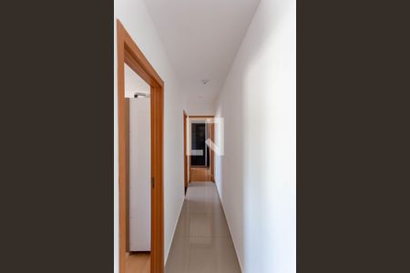 Corredor de apartamento à venda com 2 quartos, 47m² em Planalto, Belo Horizonte