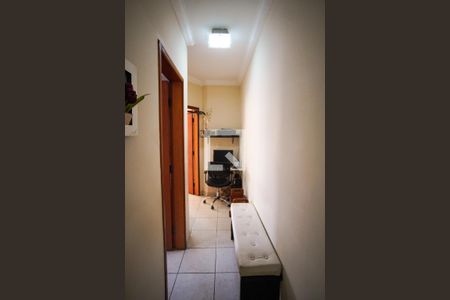 Corredor de apartamento à venda com 2 quartos, 54m² em Santa Terezinha, Belo Horizonte