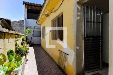 Casa à venda com 280m², 5 quartos e 3 vagas Casa à venda com 280m², 5 quartos e 3 vagasCorredor Lateral