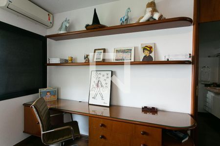 Casa à venda com 330m², 4 quartos e 5 vagasQuarto 1